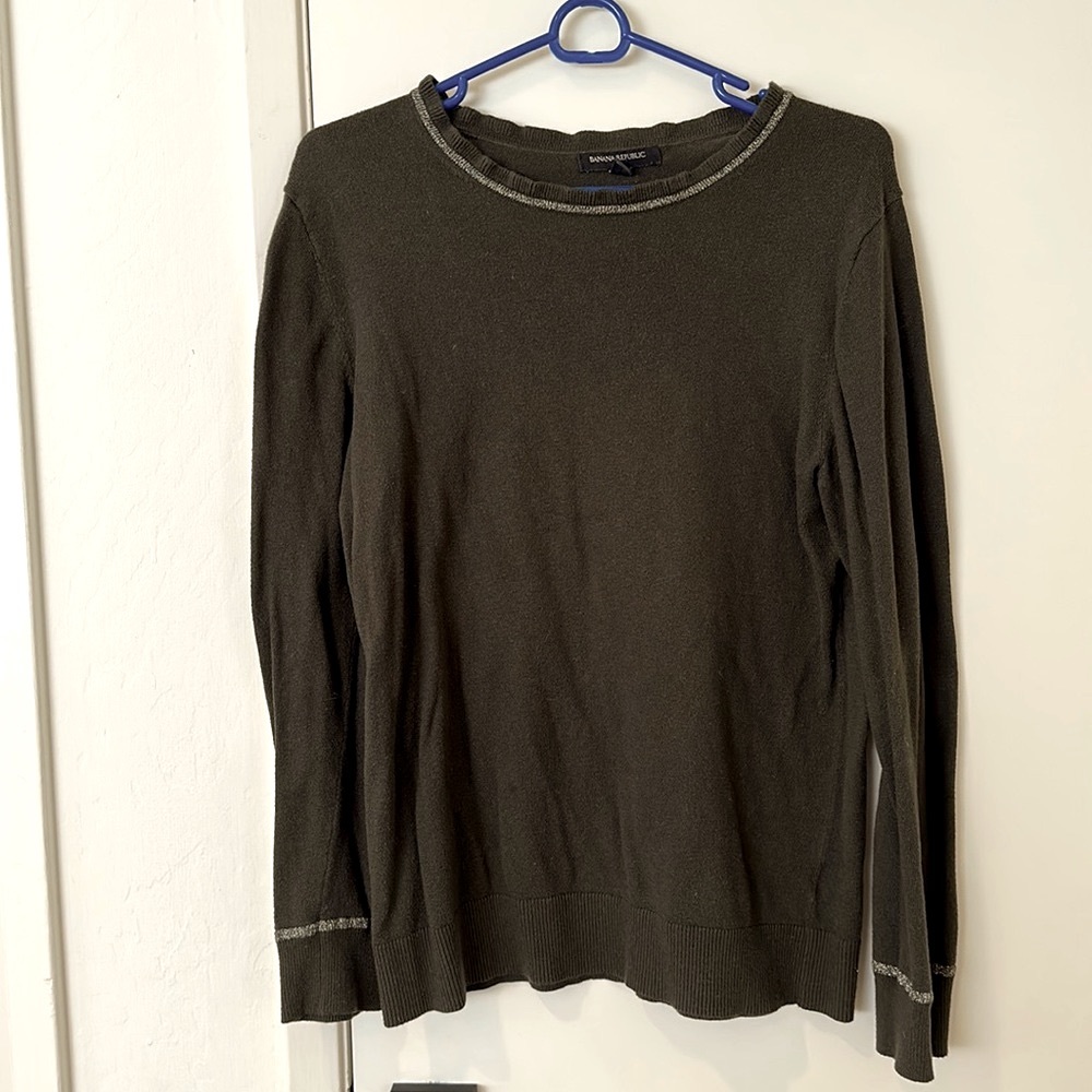 Banana Republic women’s M forest green sweater